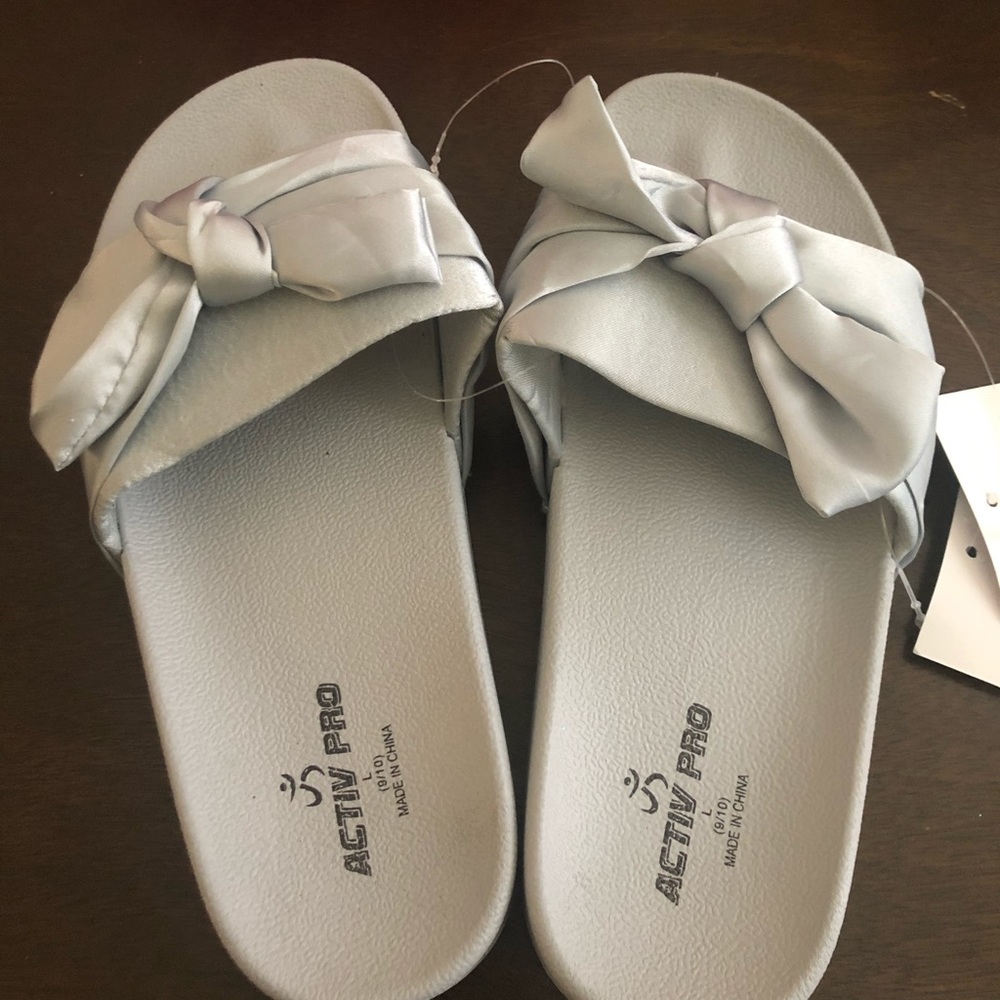 Silver bow slides